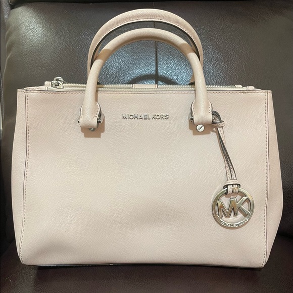 Michael Kors Handbags - Michael Kors Medium Satchel Bag